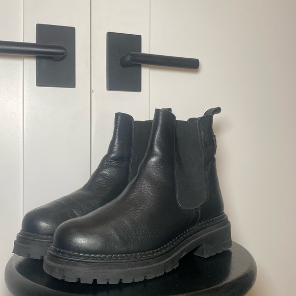Rusell&Bromley combat Chelsea boots - Picture 1 of 5